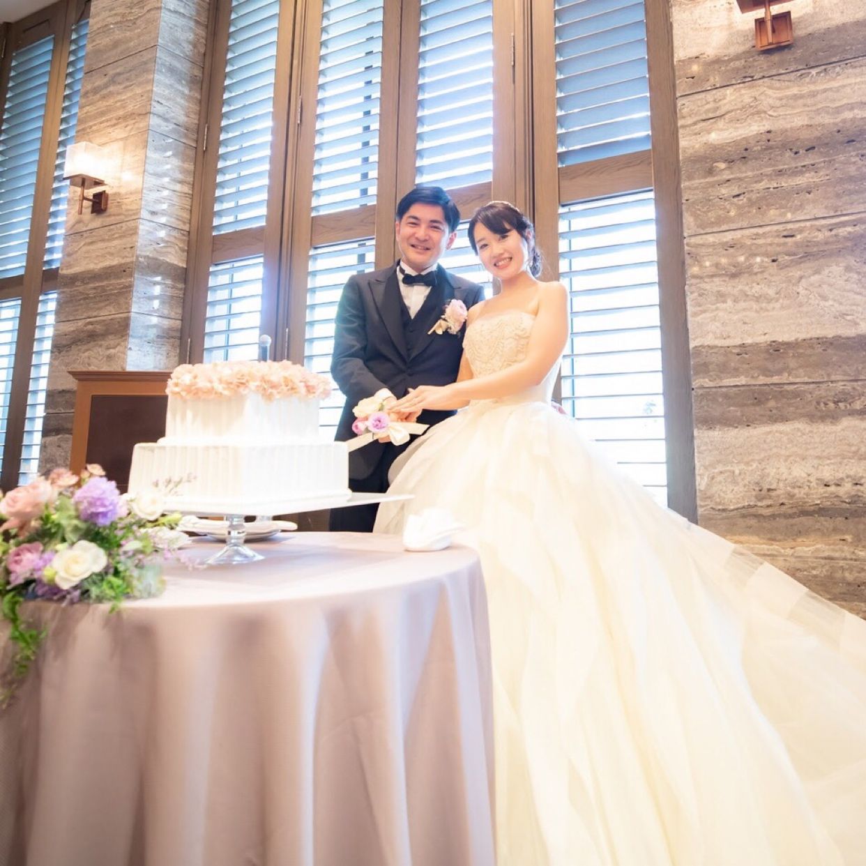 披露宴パーティのカバー写真