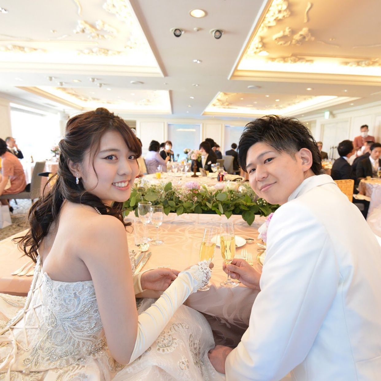 披露宴パーティのカバー写真