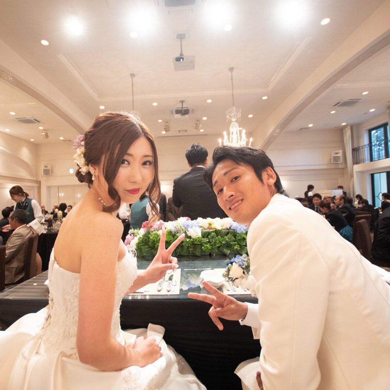 披露宴パーティのカバー写真