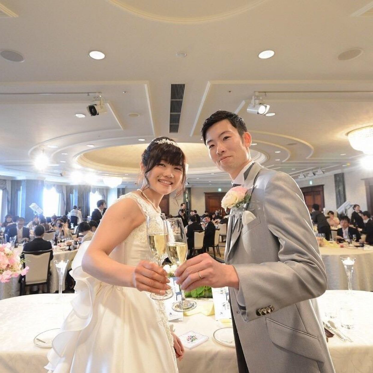 披露宴パーティのカバー写真