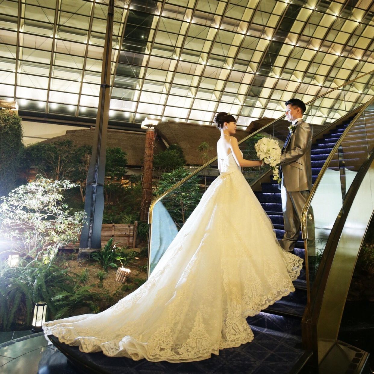 披露宴パーティのカバー写真