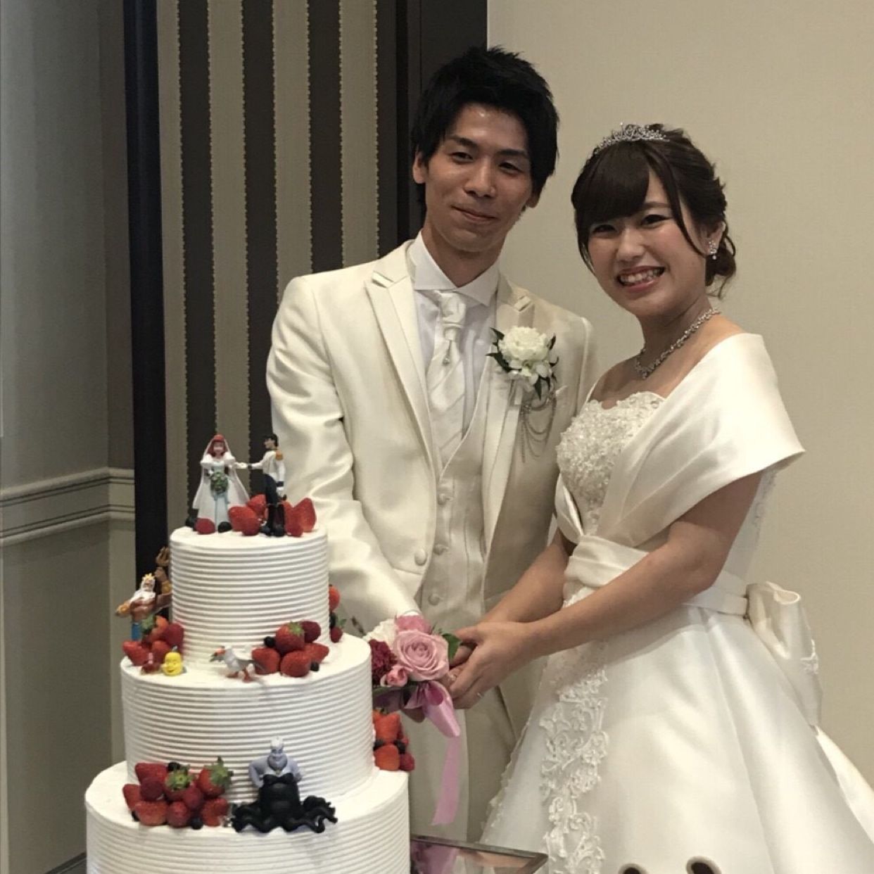 披露宴パーティのカバー写真