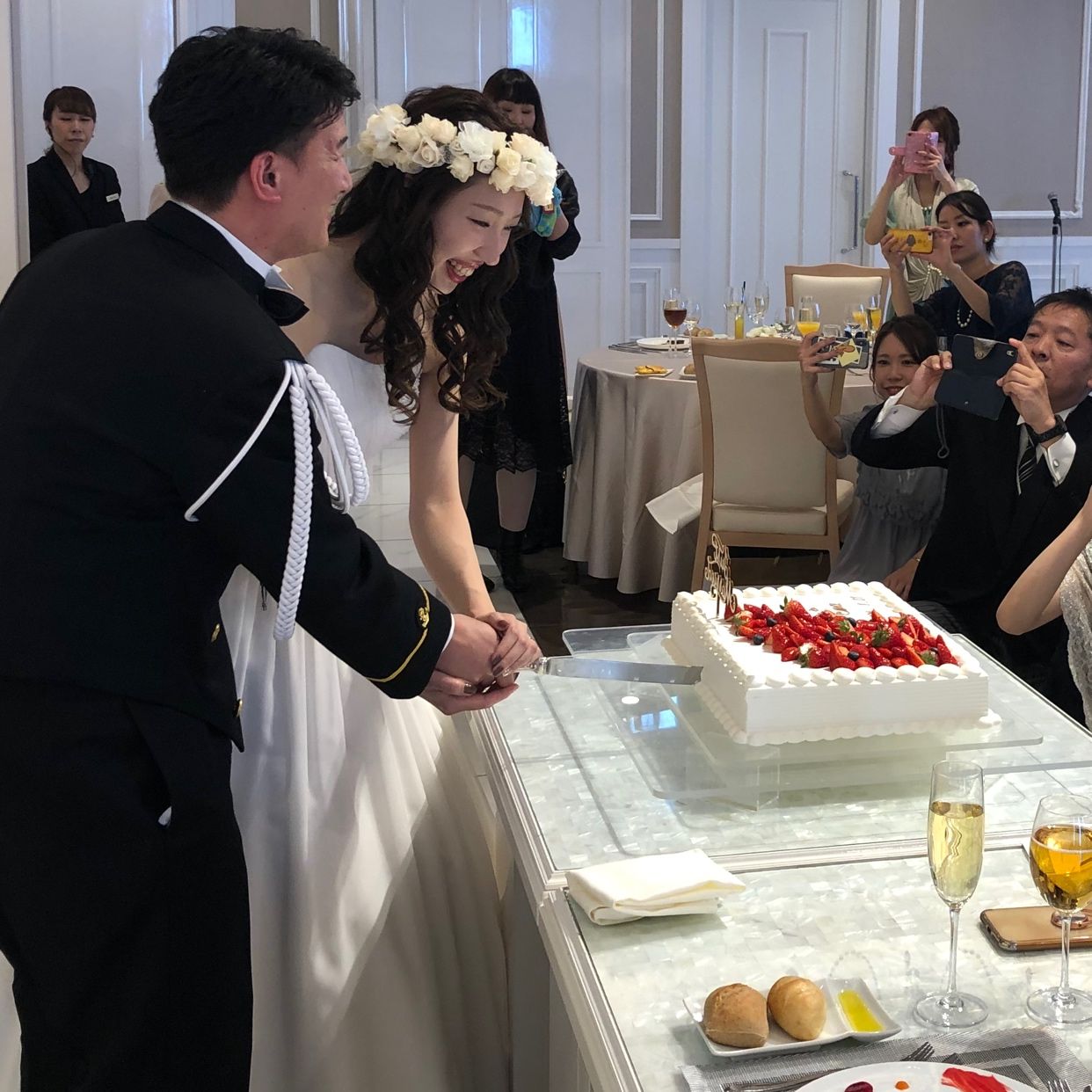 披露宴パーティのカバー写真