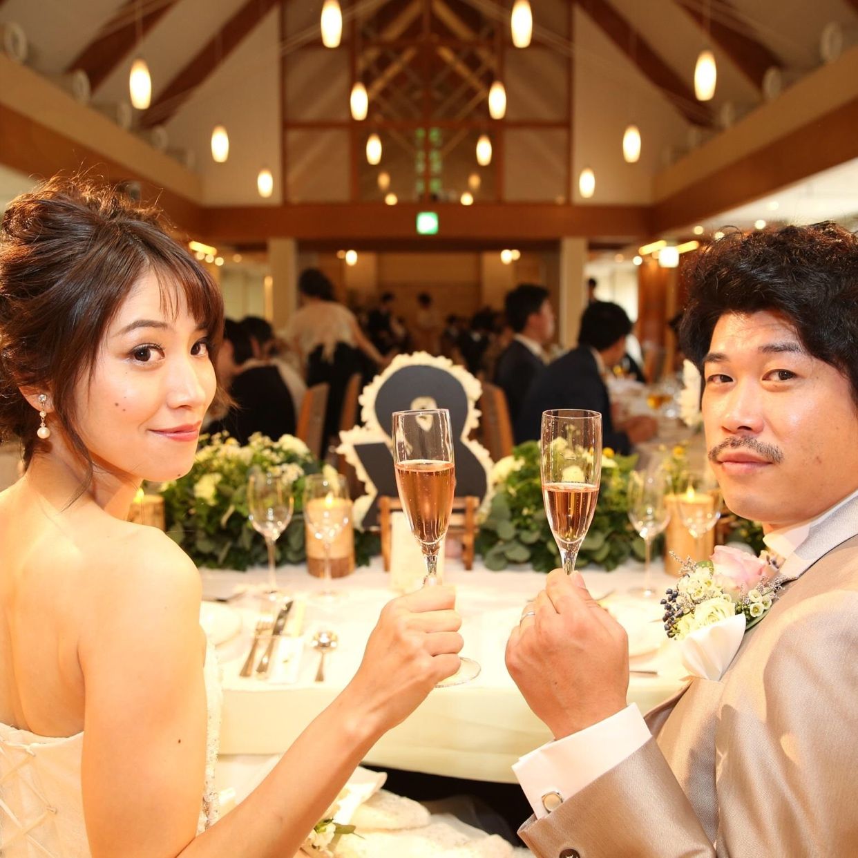 披露宴パーティのカバー写真