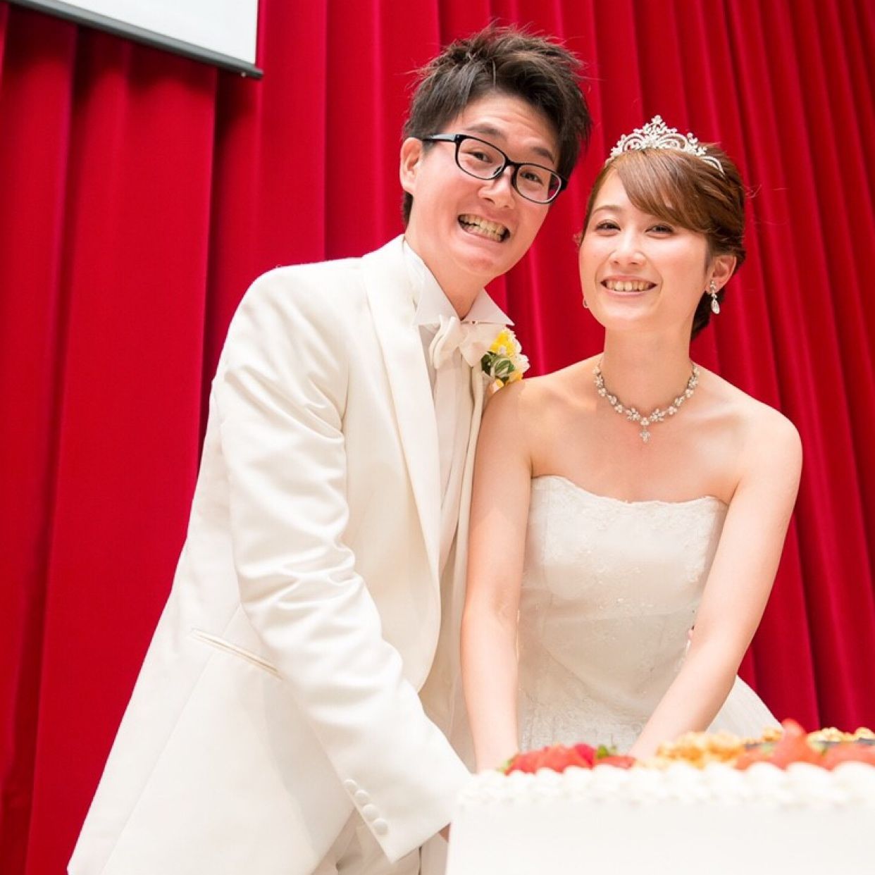 披露宴パーティのカバー写真