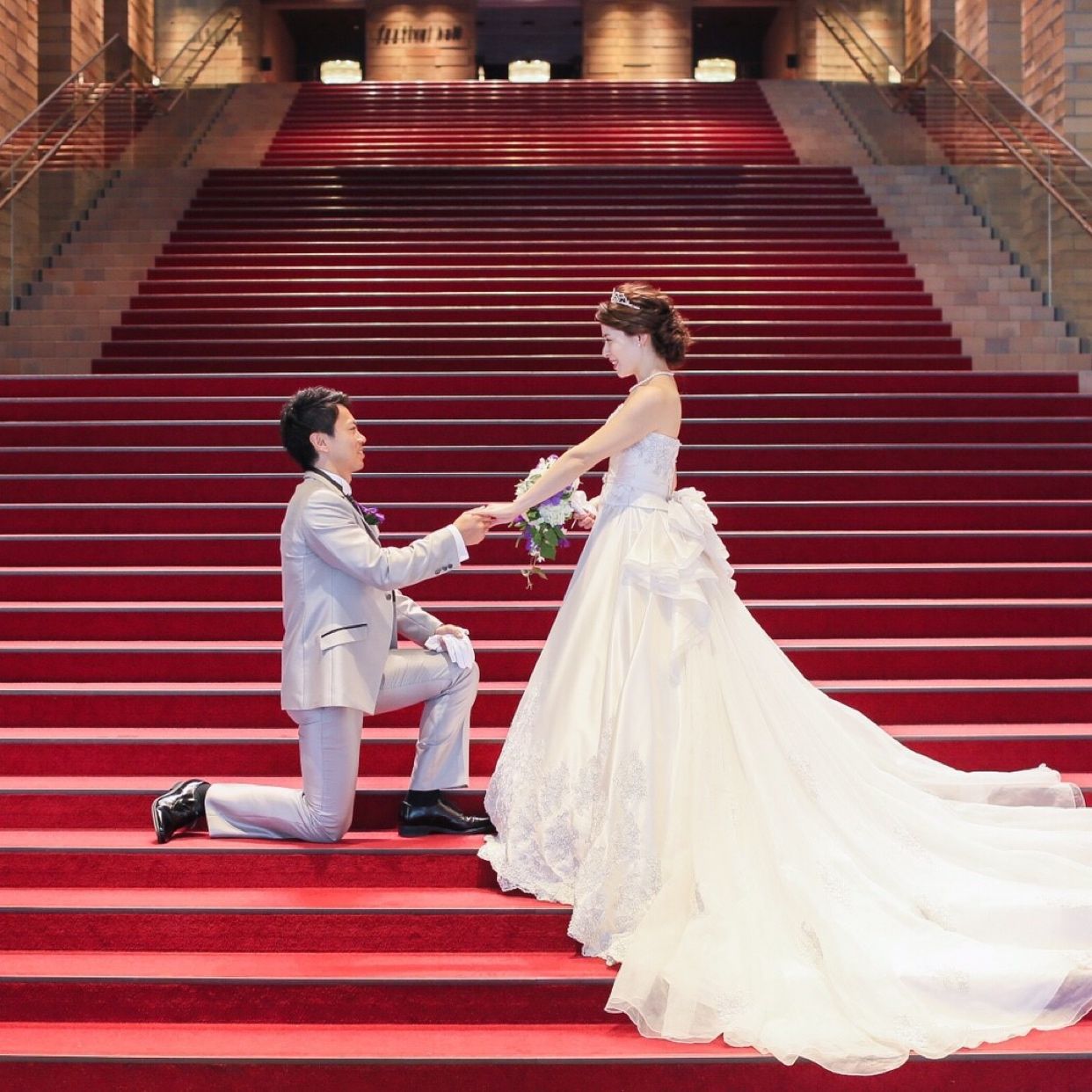 披露宴パーティのカバー写真