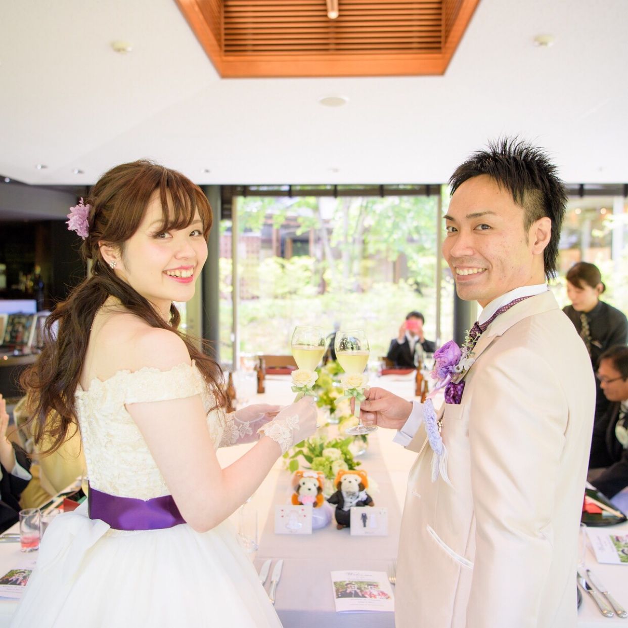 披露宴パーティのカバー写真