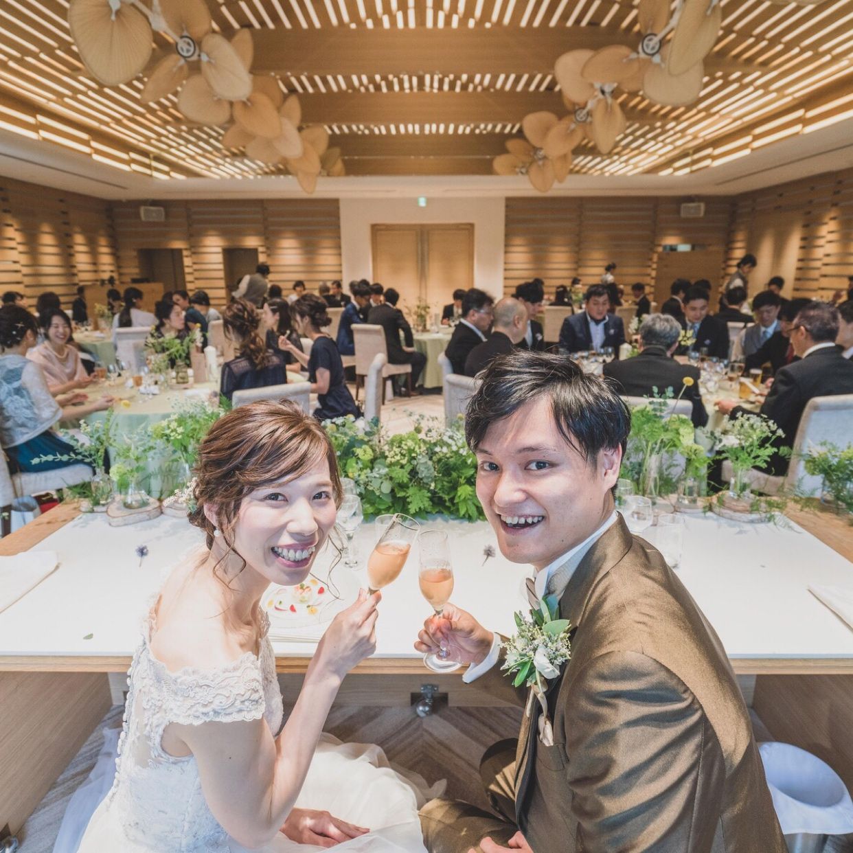 披露宴パーティのカバー写真