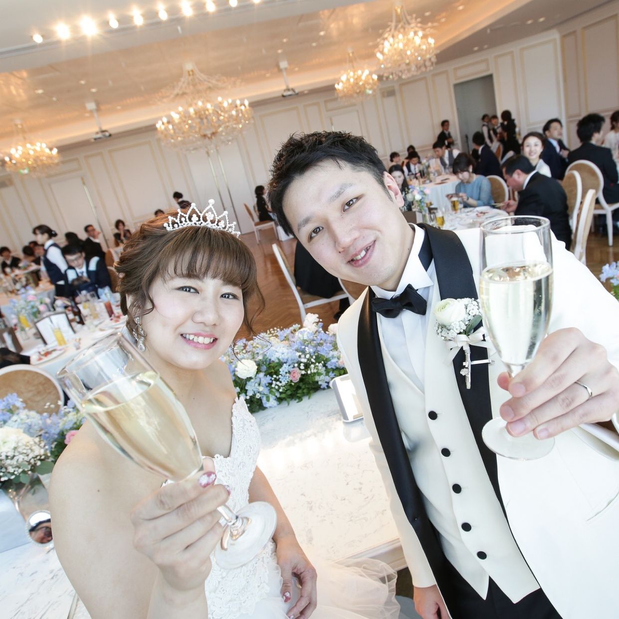 披露宴パーティのカバー写真