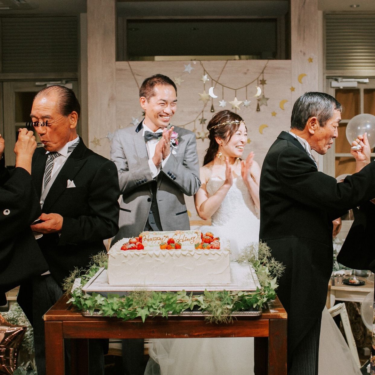 披露宴パーティのカバー写真