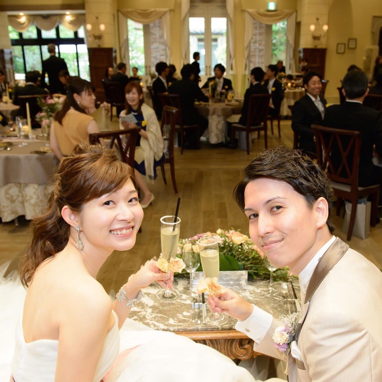 披露宴パーティのカバー写真