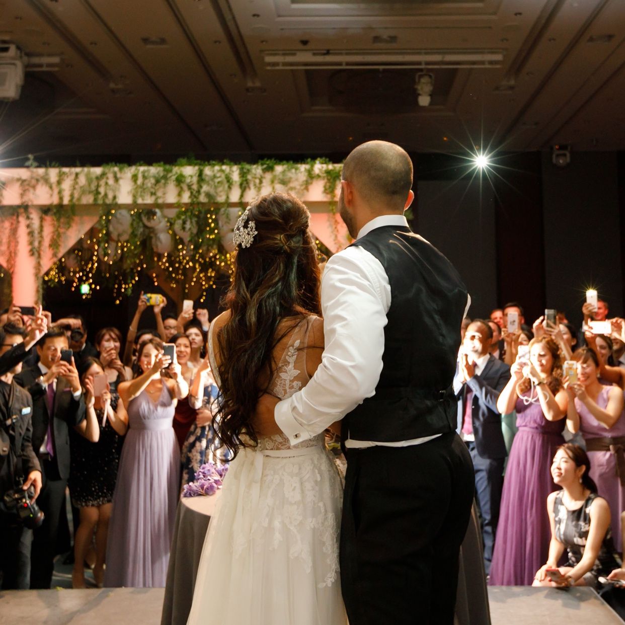 披露宴パーティのカバー写真