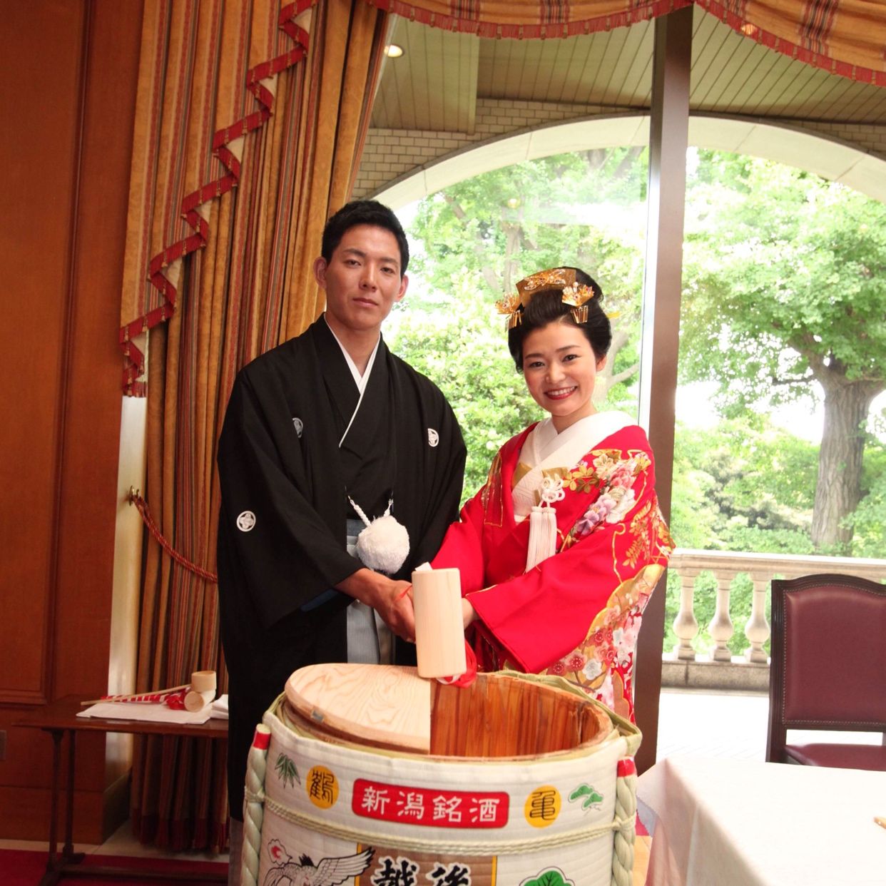 披露宴パーティのカバー写真