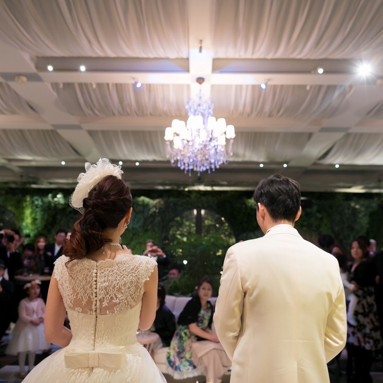 披露宴パーティのカバー写真