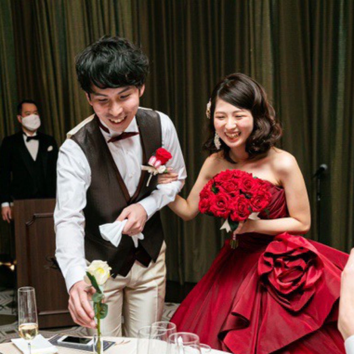 披露宴パーティのカバー写真