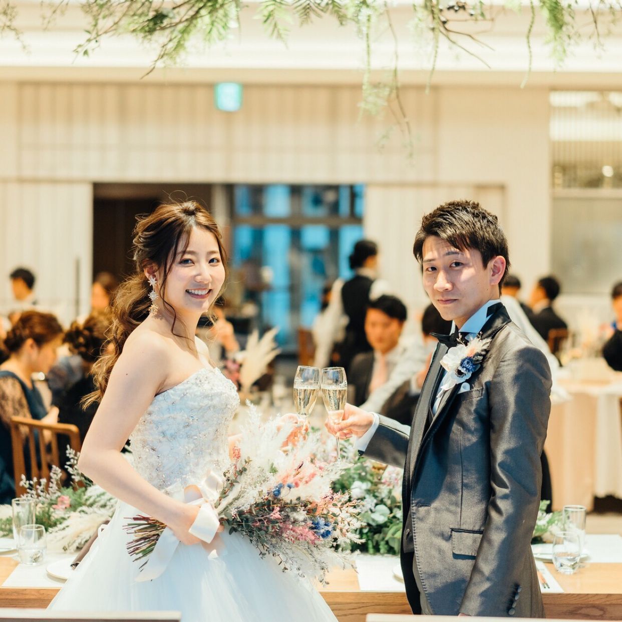 披露宴パーティのカバー写真