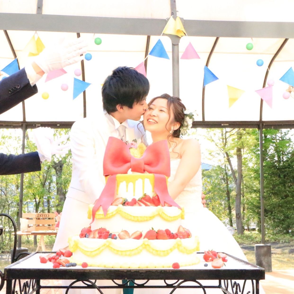 披露宴パーティのカバー写真