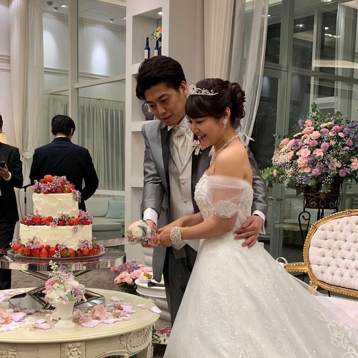 披露宴パーティのカバー写真