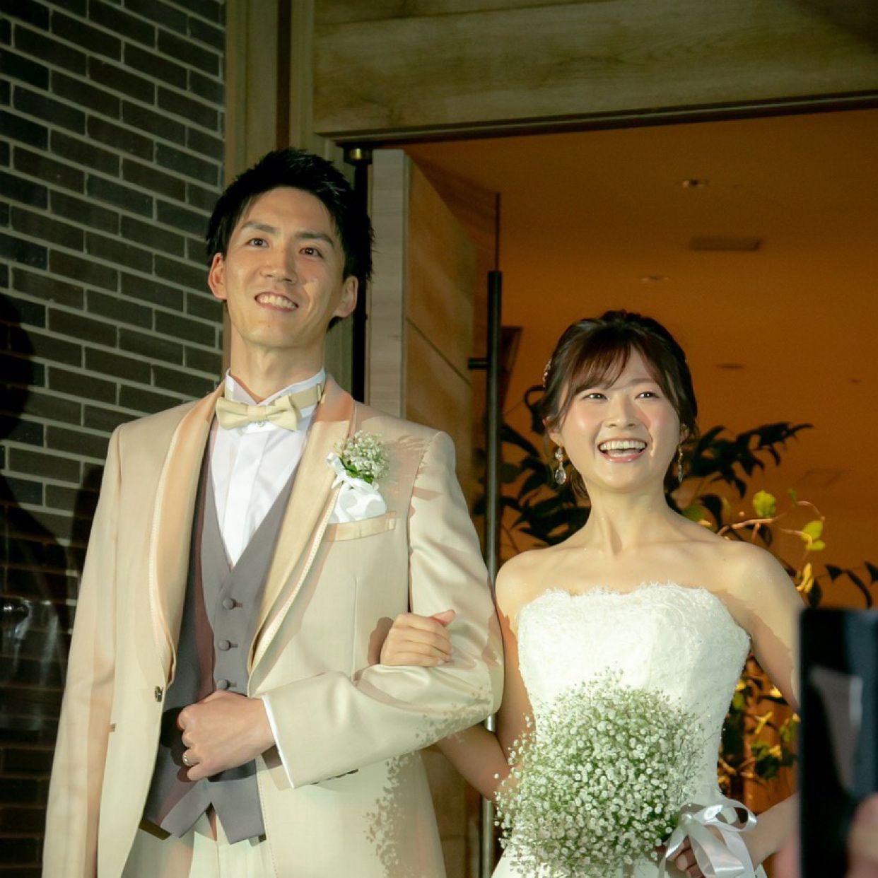 披露宴パーティのカバー写真