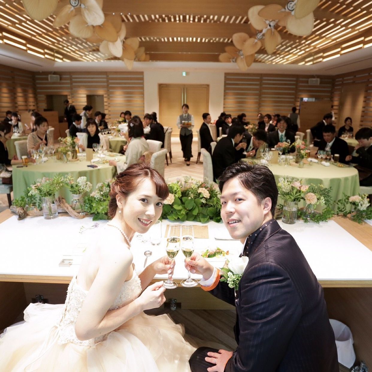 披露宴パーティのカバー写真