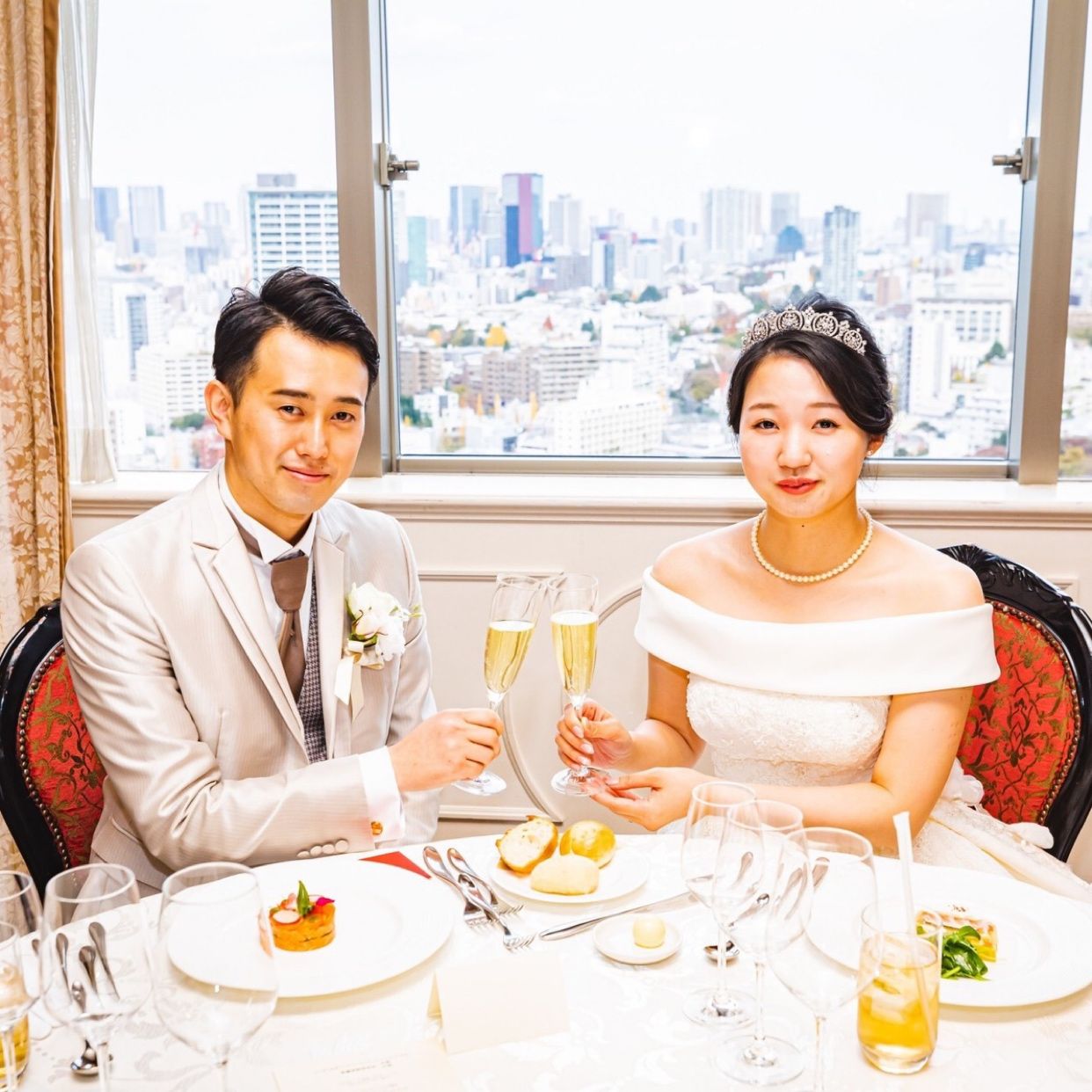 披露宴パーティのカバー写真