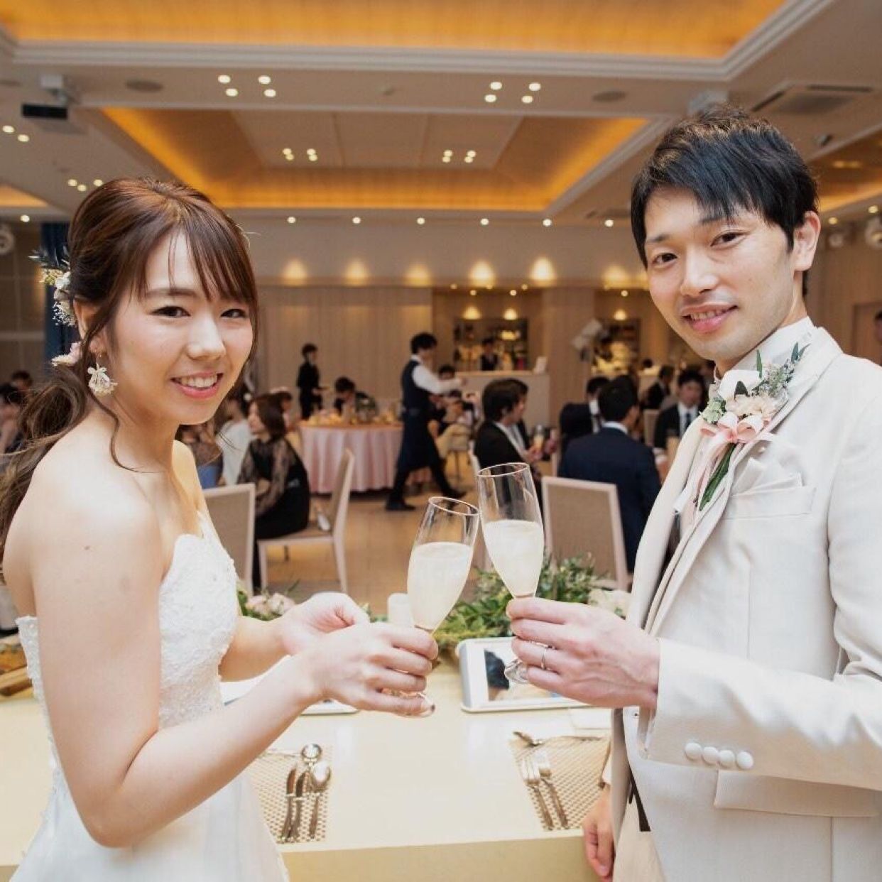 披露宴パーティのカバー写真