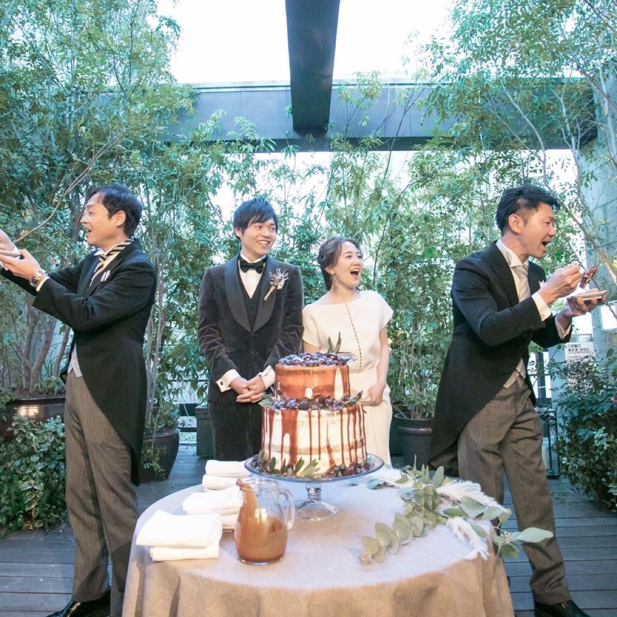 披露宴パーティのカバー写真