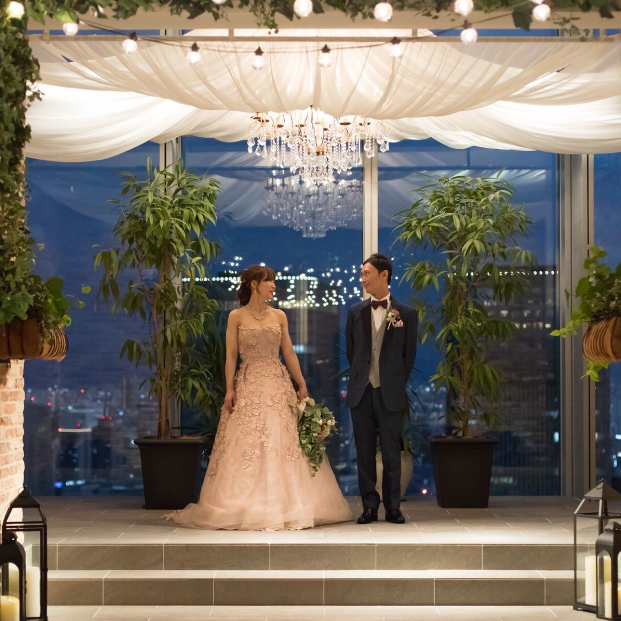 披露宴パーティのカバー写真