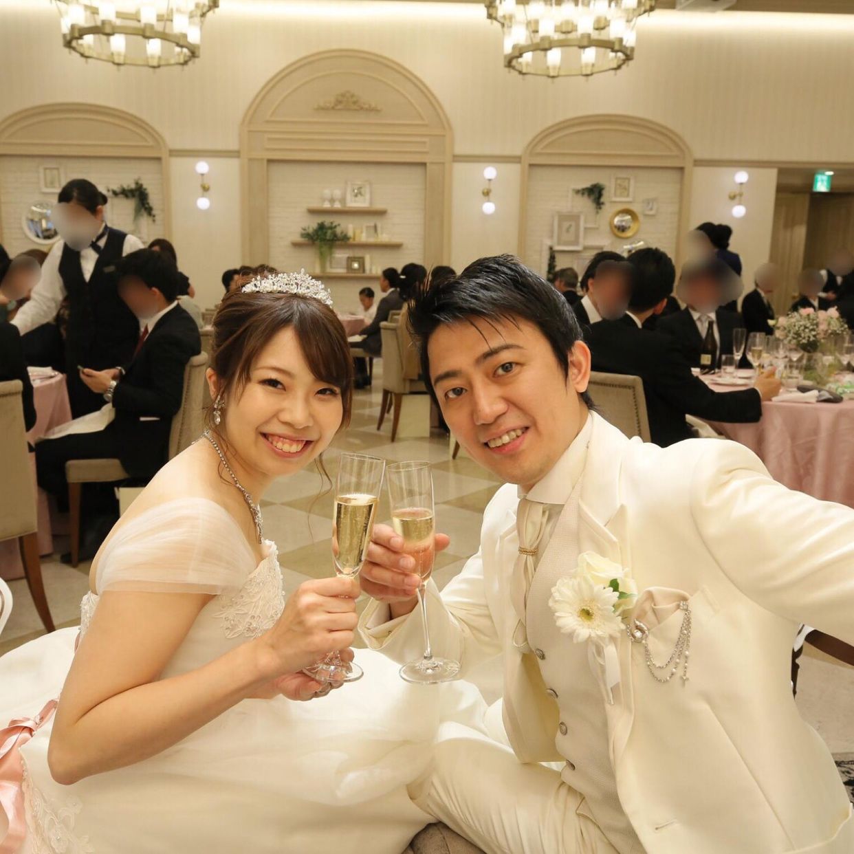 披露宴パーティのカバー写真