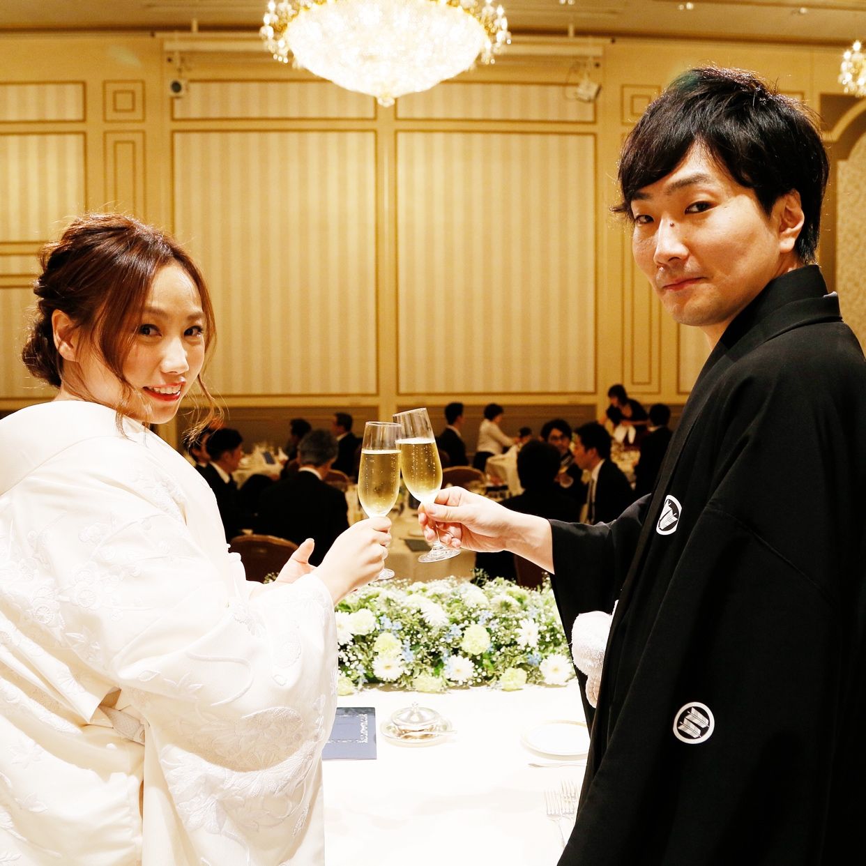 披露宴パーティのカバー写真