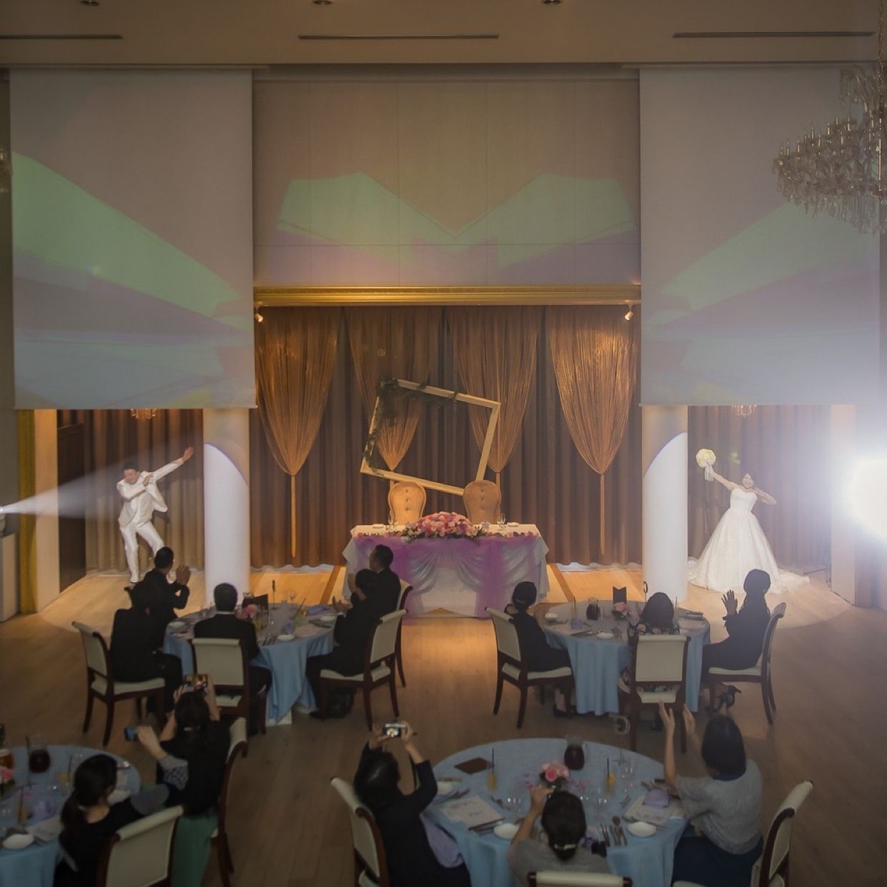 披露宴パーティのカバー写真