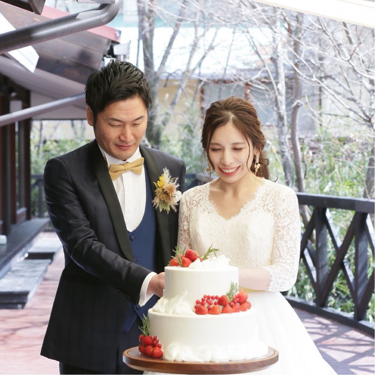 披露宴パーティのカバー写真