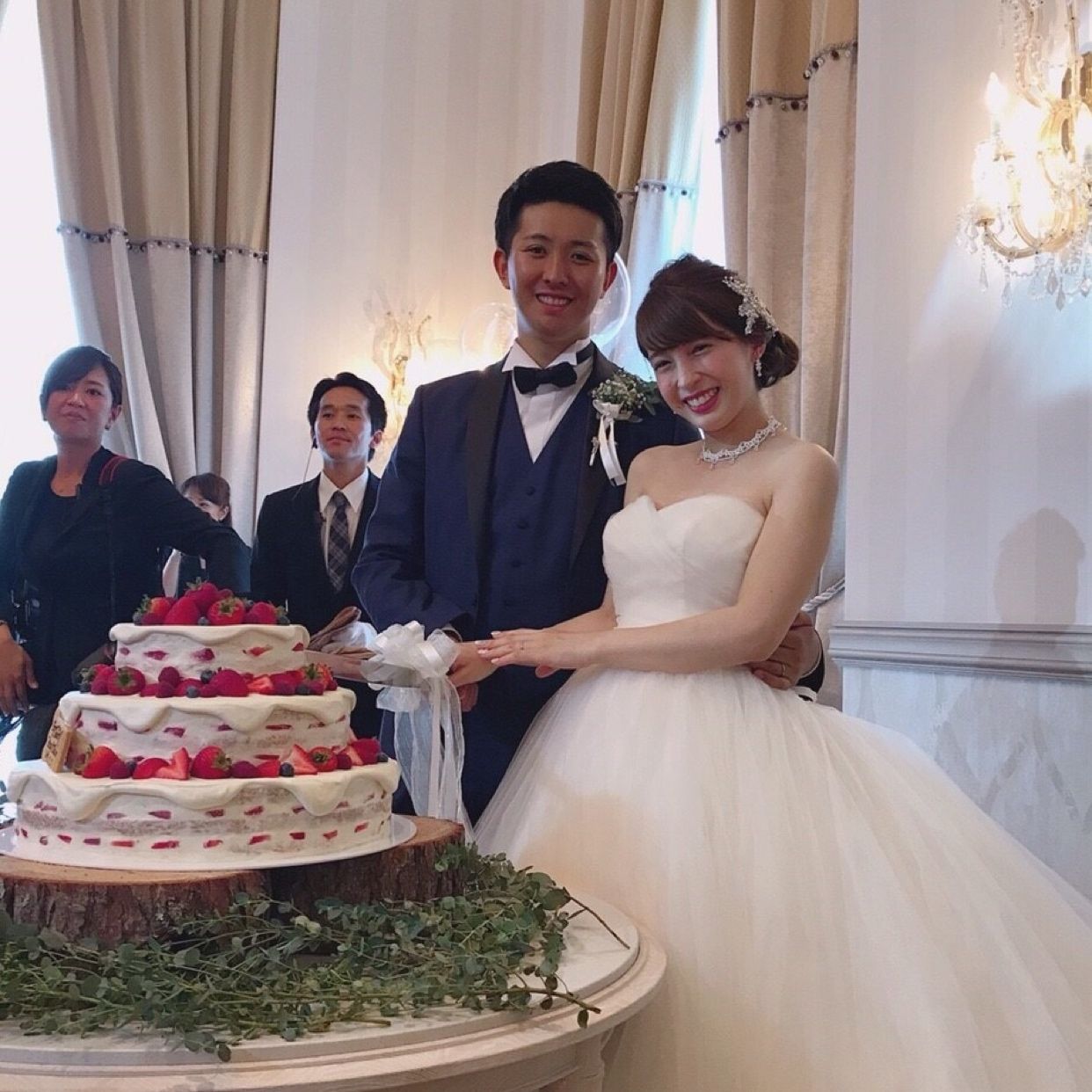 披露宴パーティのカバー写真