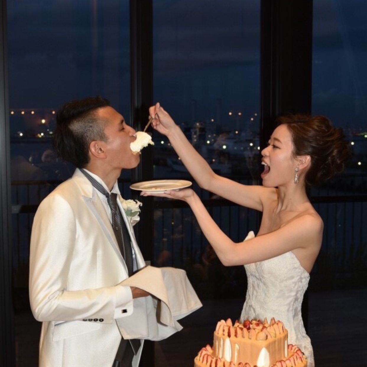 披露宴パーティのカバー写真