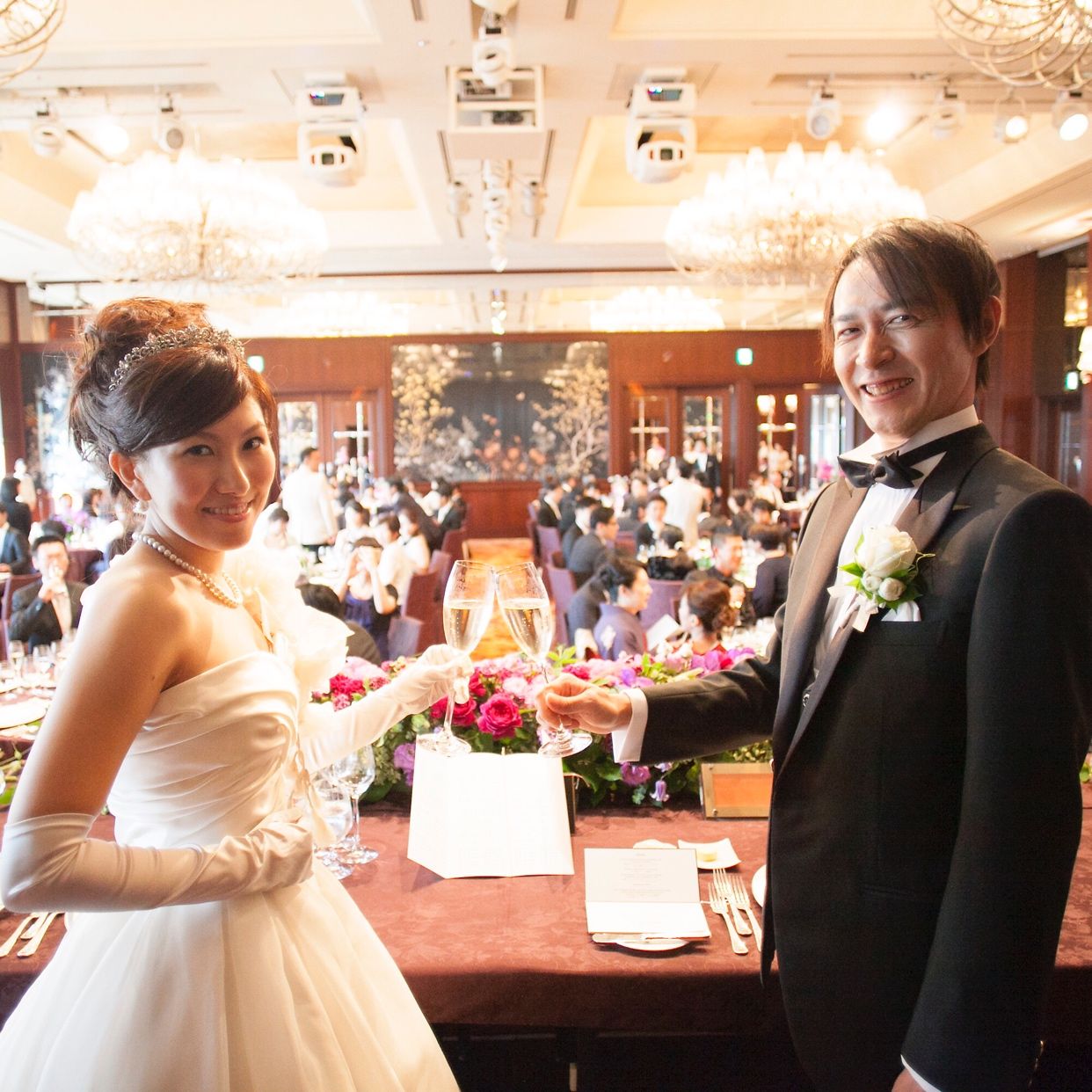 披露宴パーティのカバー写真