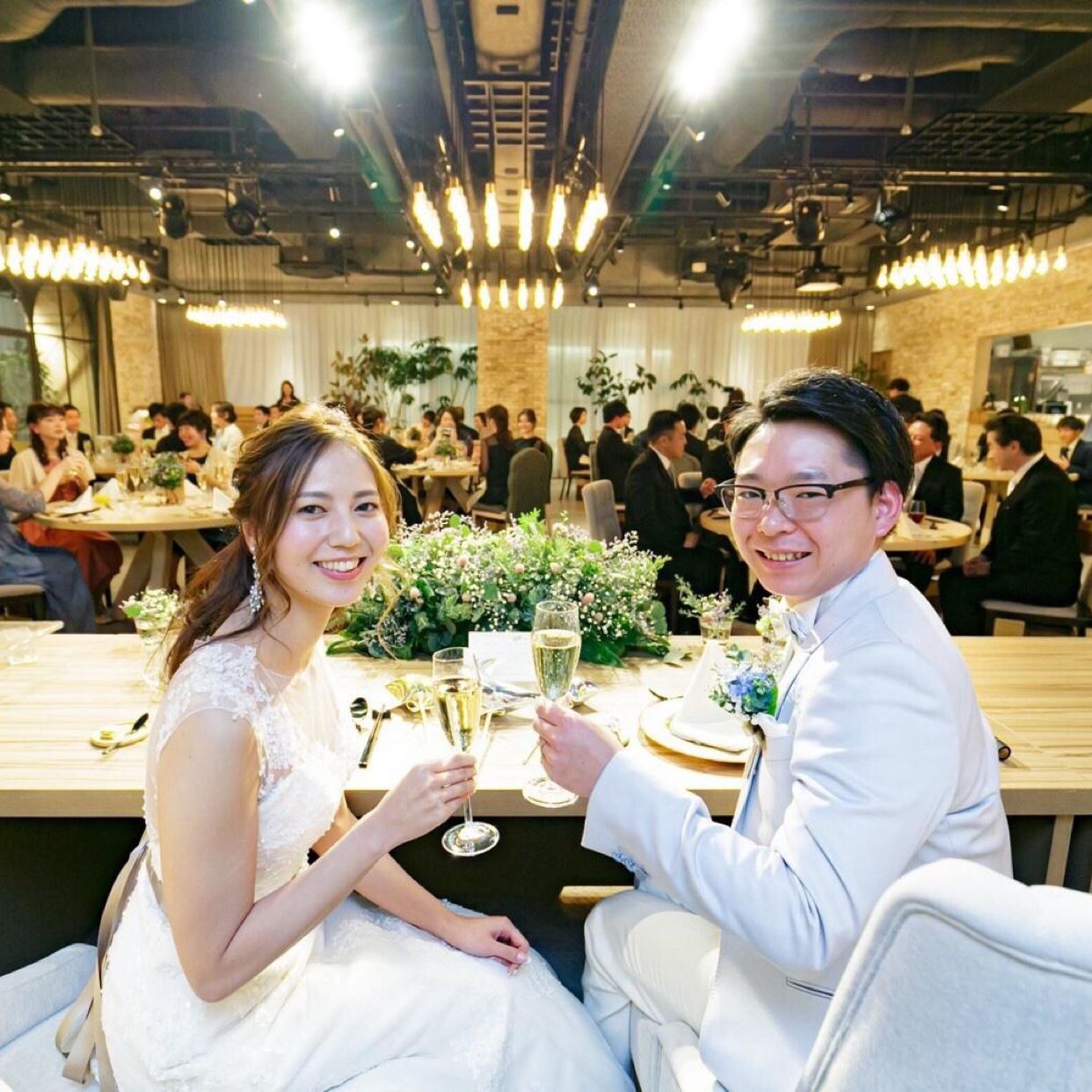 披露宴パーティのカバー写真