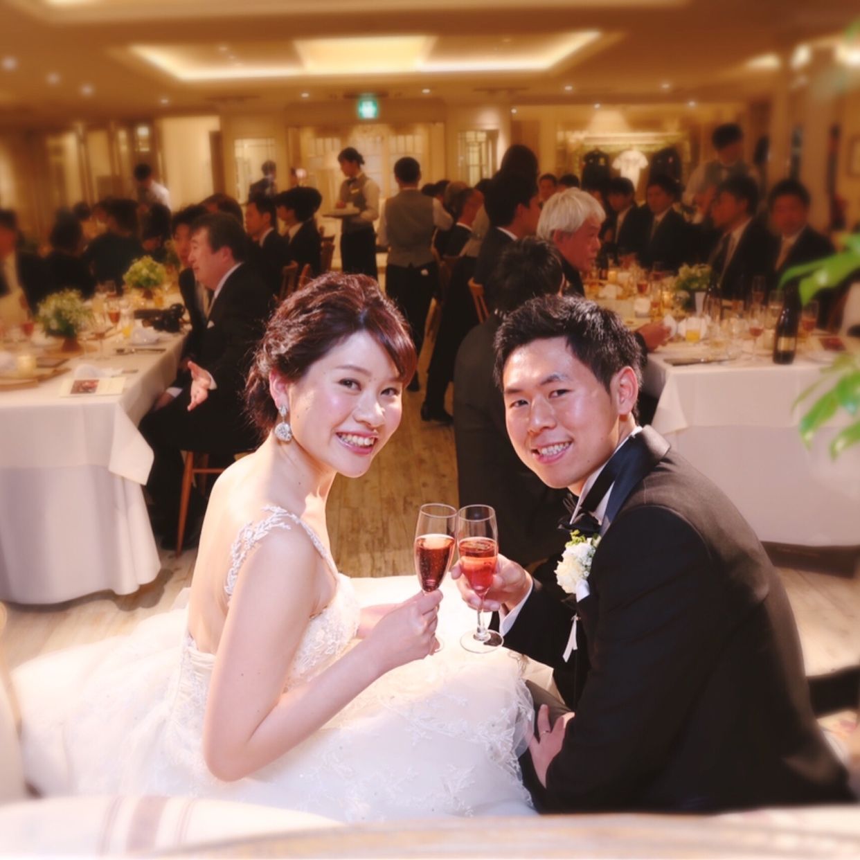 披露宴パーティのカバー写真