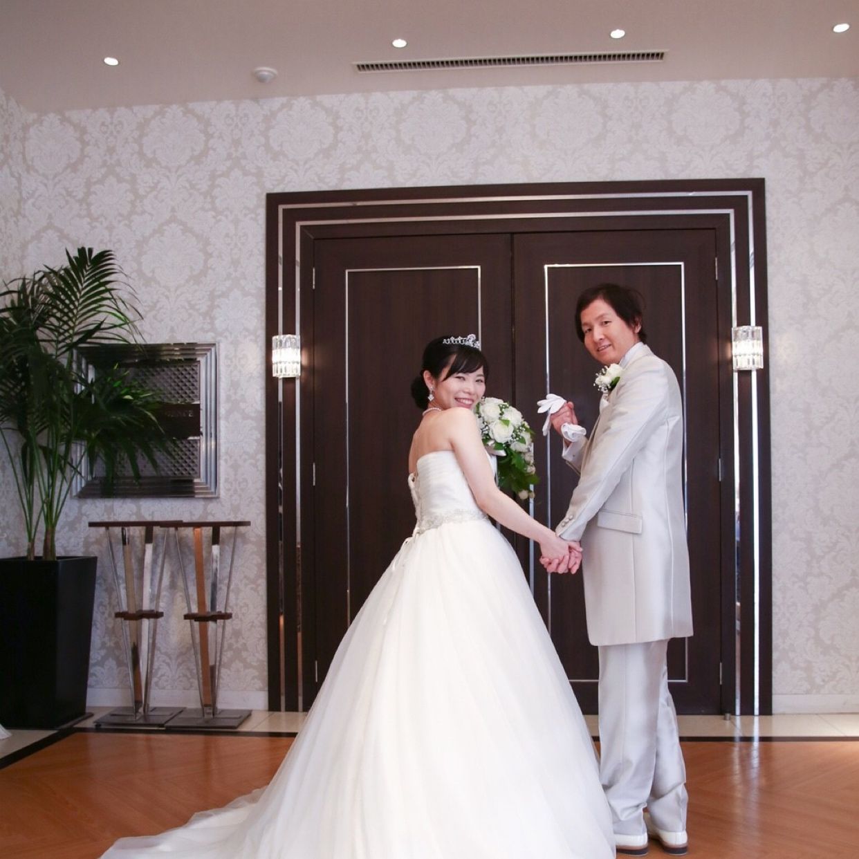 披露宴パーティのカバー写真