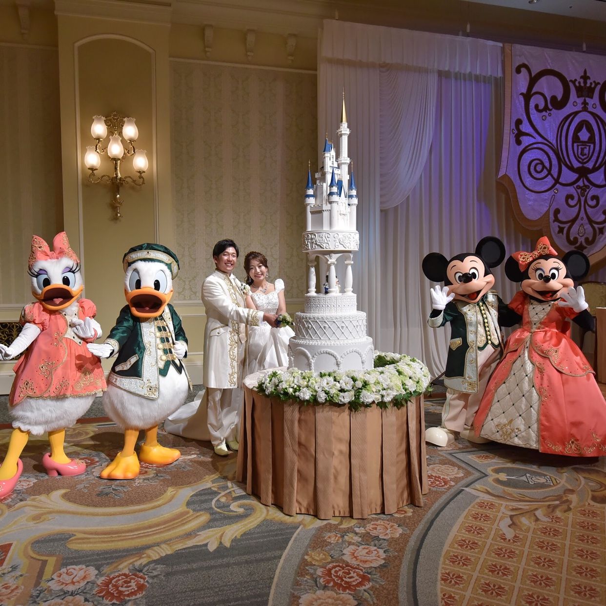 披露宴パーティのカバー写真