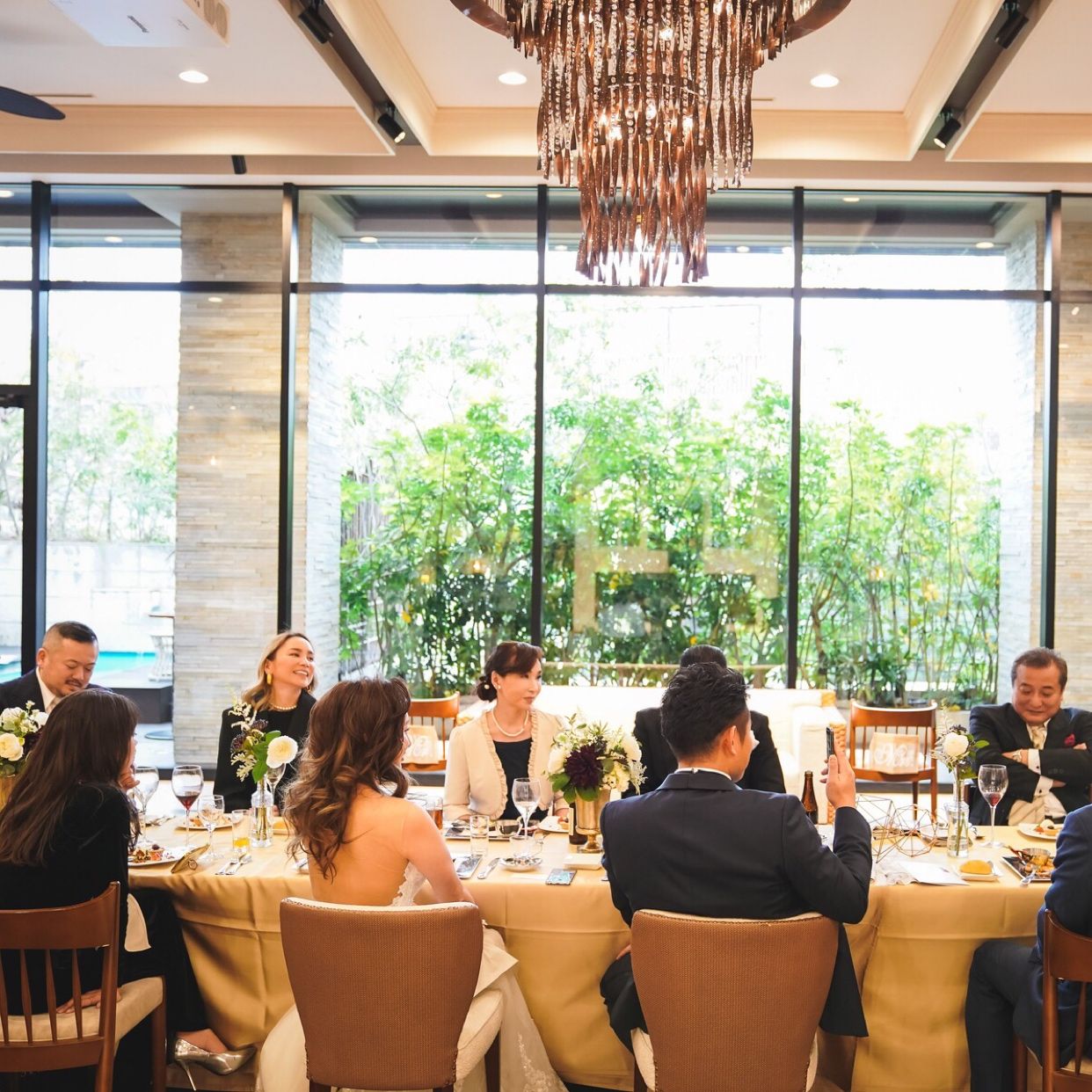 披露宴パーティのカバー写真