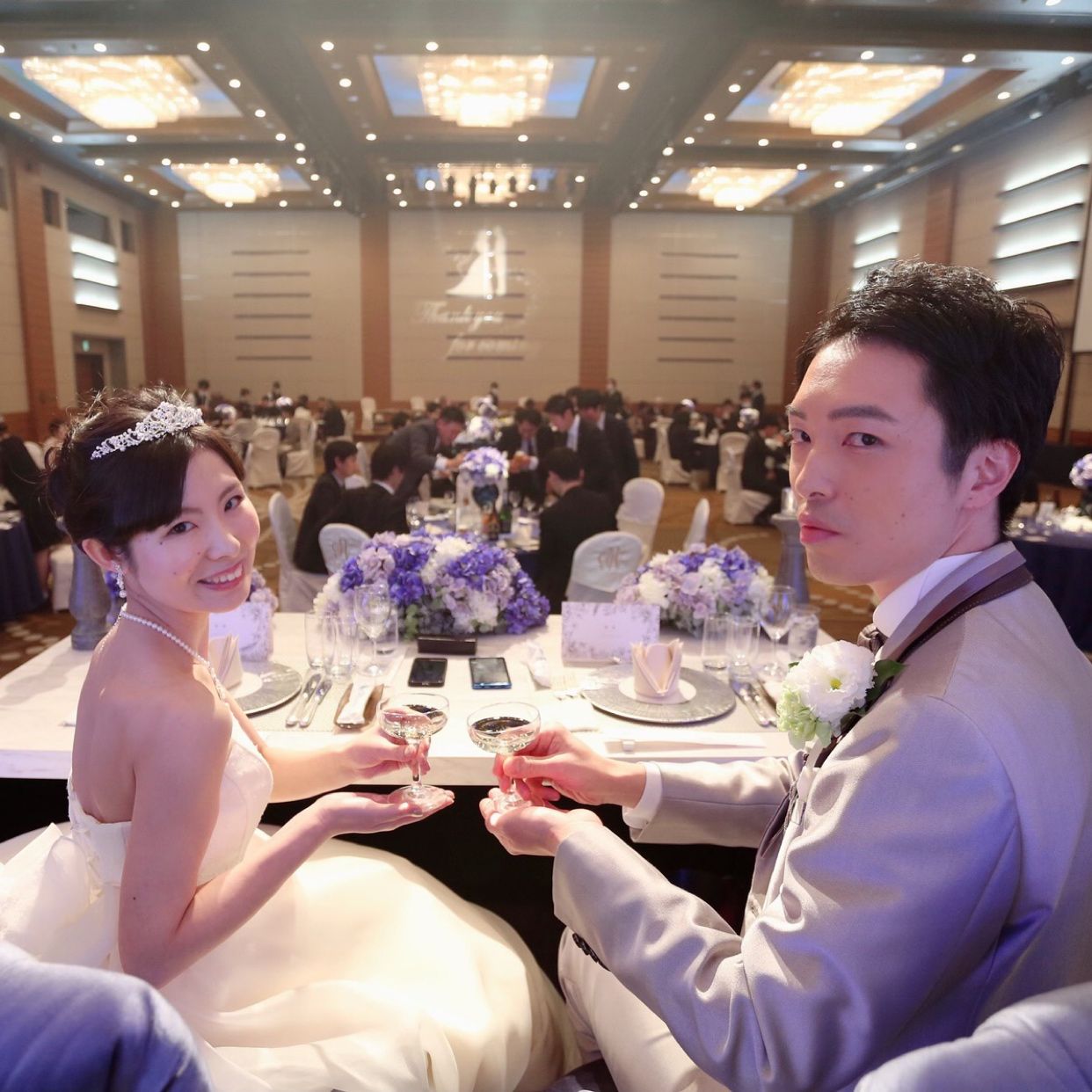 披露宴パーティのカバー写真