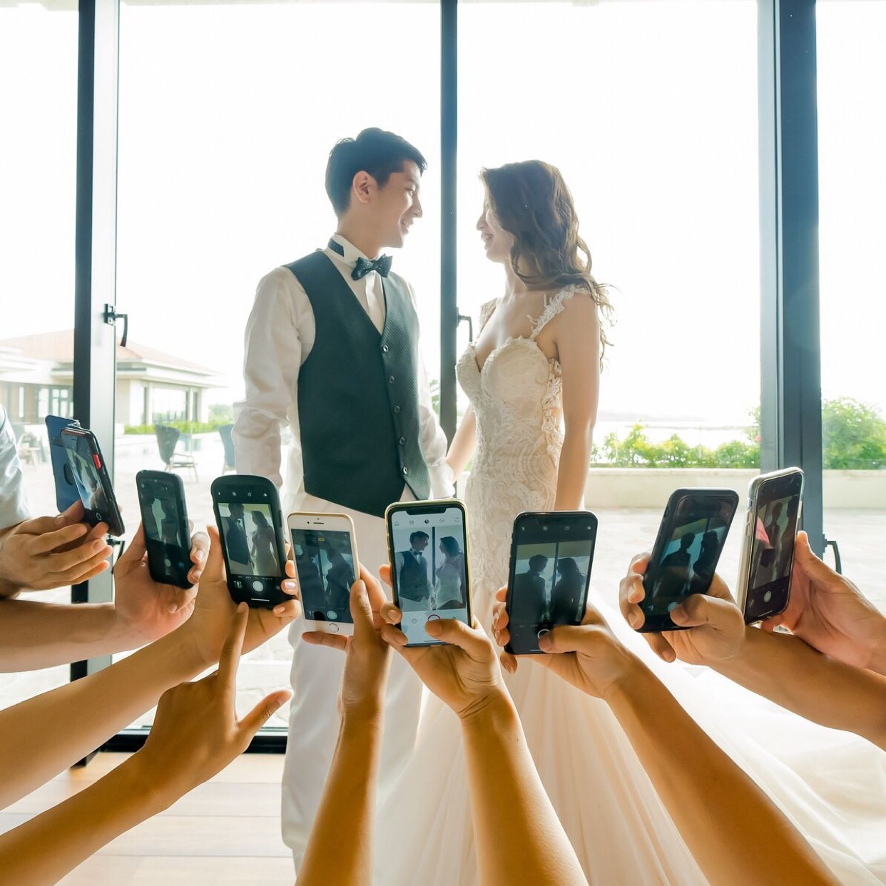 披露宴パーティのカバー写真