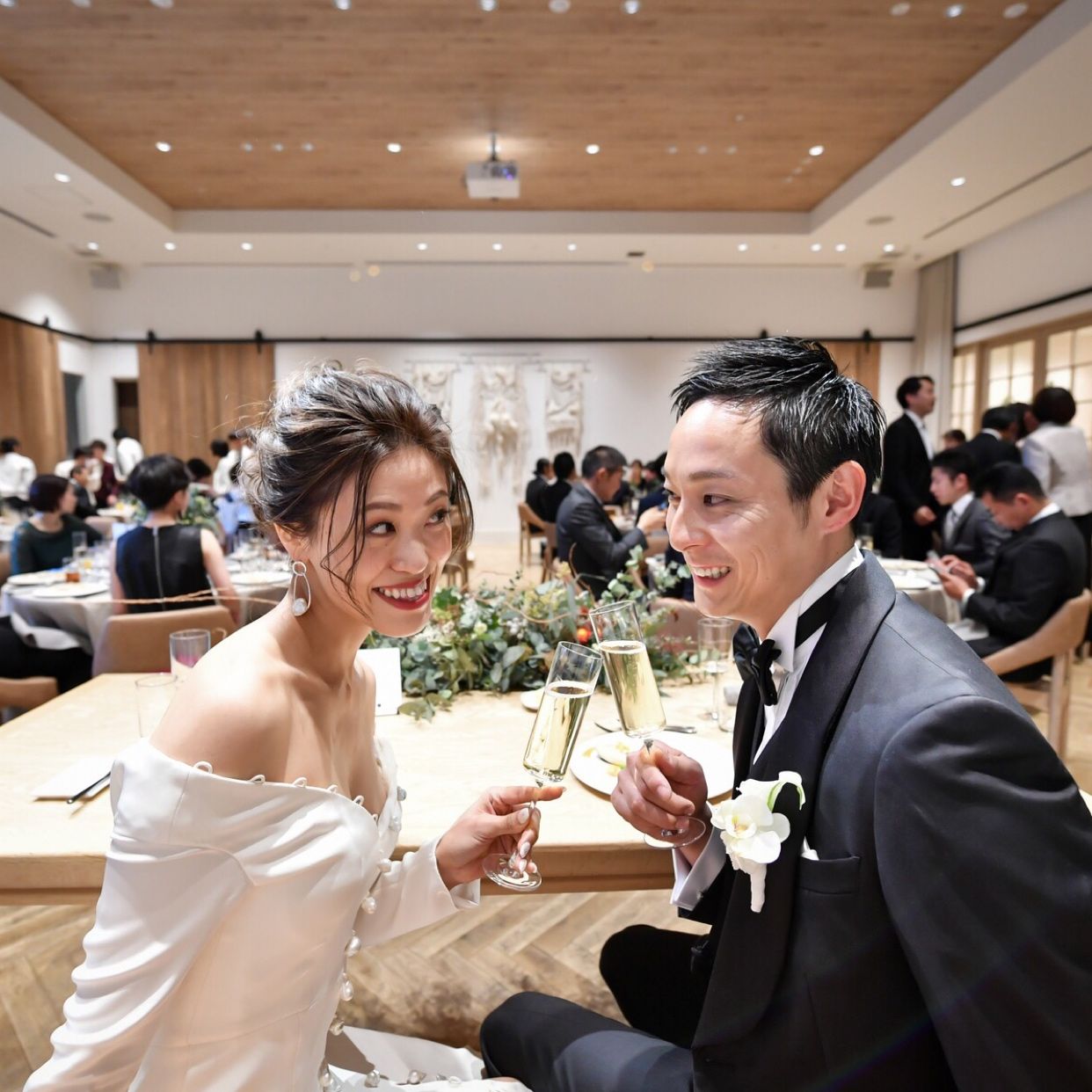 披露宴パーティのカバー写真