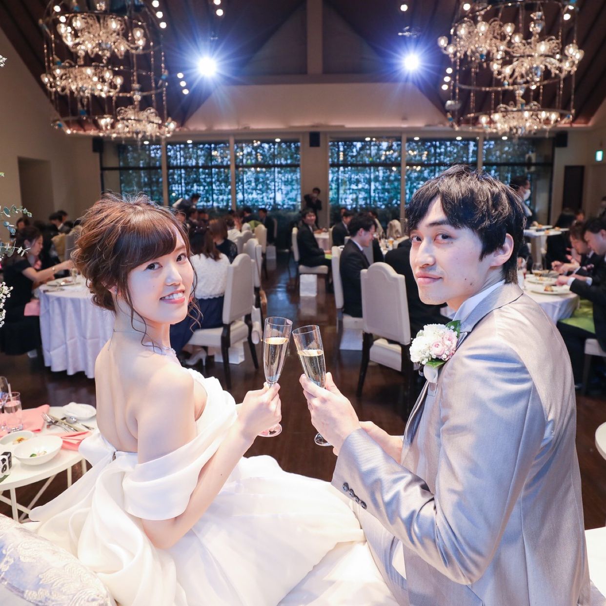 披露宴パーティのカバー写真