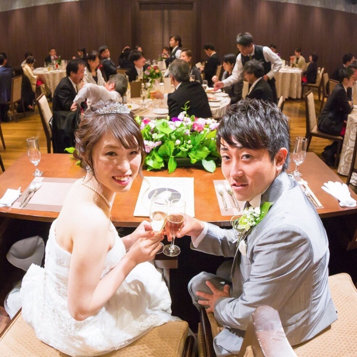 披露宴パーティのカバー写真