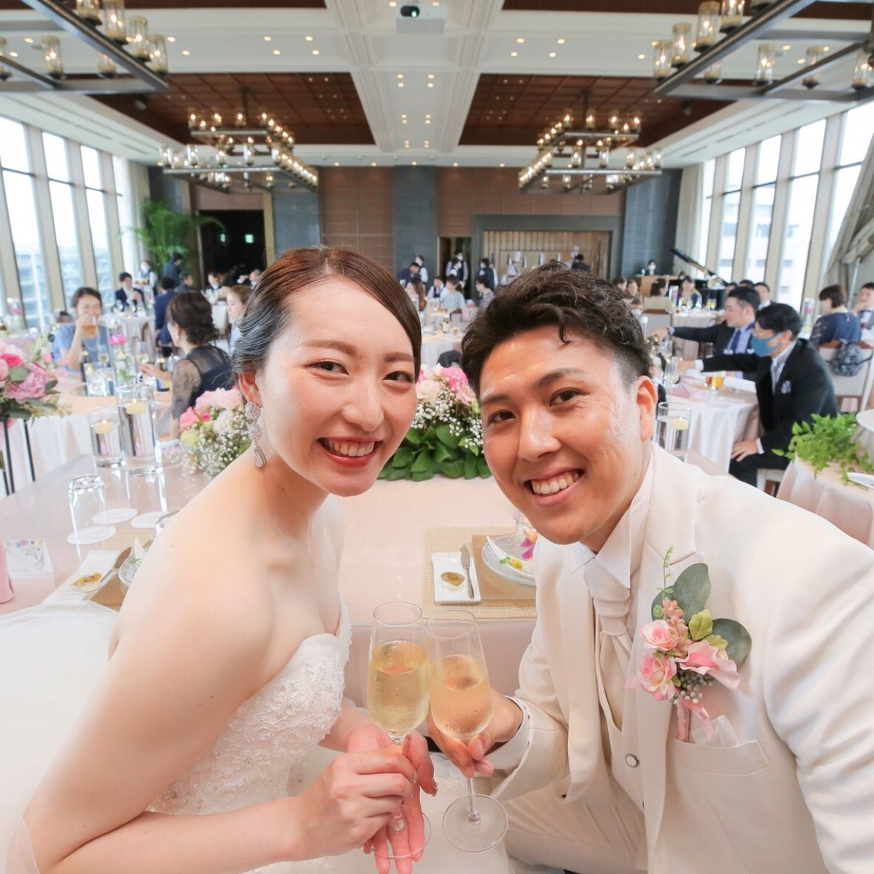 披露宴パーティのカバー写真