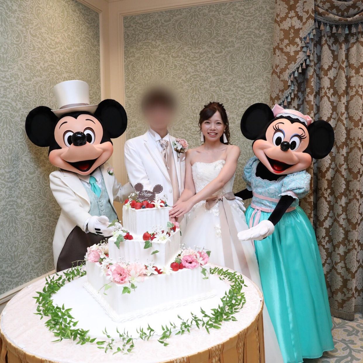 披露宴パーティのカバー写真