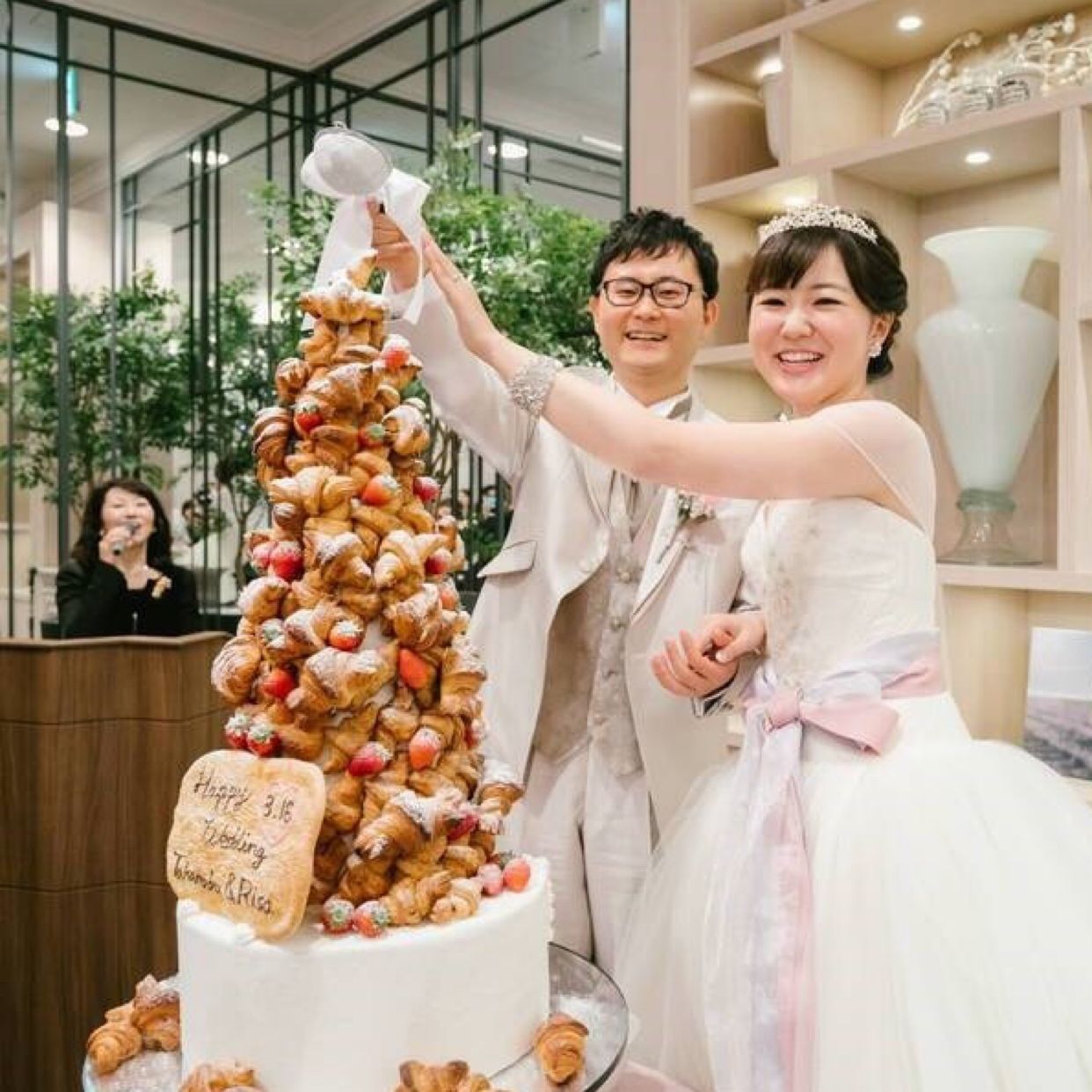 披露宴パーティのカバー写真