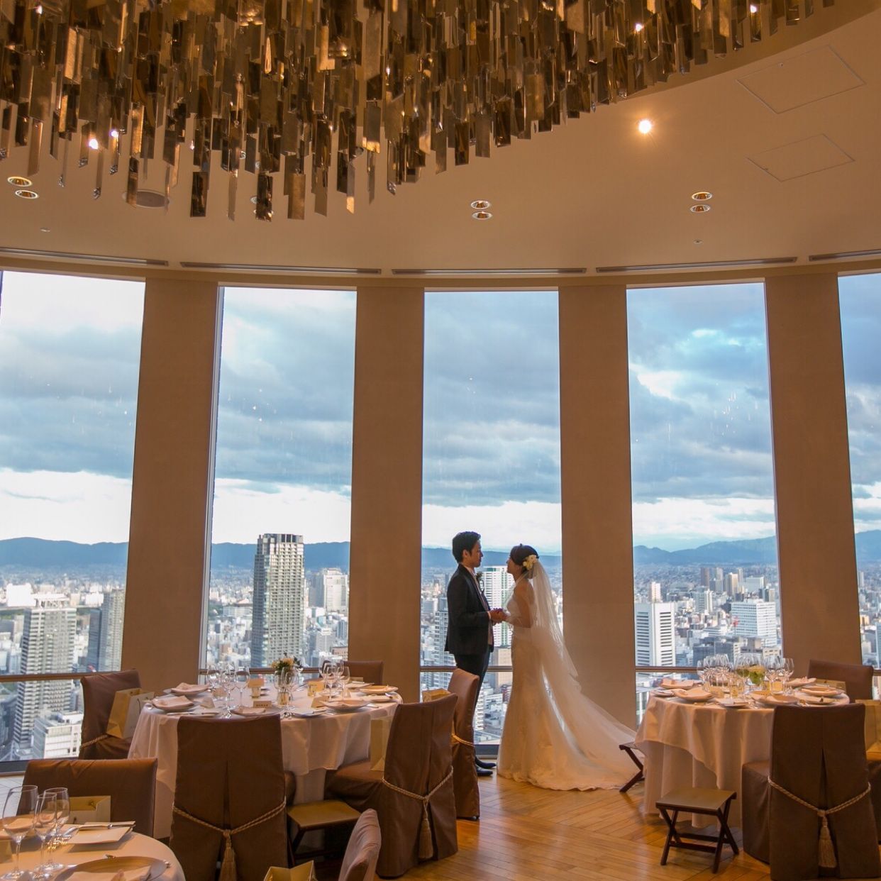 披露宴パーティのカバー写真