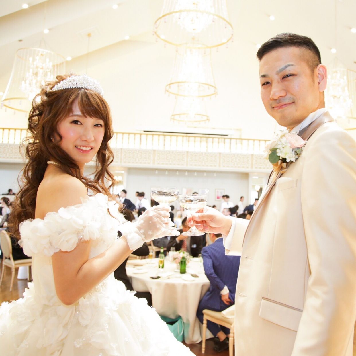 披露宴パーティのカバー写真